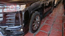 تۆیۆتا لاند کروزەر